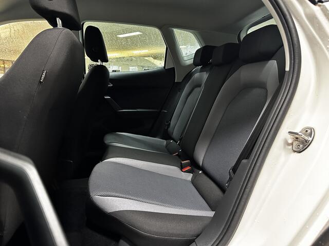 Seat Arona 1.0 TSI Style Business Intense/ Camera/ 16'' LMV/ Keyless/ Dode-Hoek DET./ Apple + Android/ Navi/ DAB+/ Clima/ Adaptive Cruise/ Bluetooth/ Armsteun/ Multi. LEDER. Stuur/ Mistl./ PDC V+A/ Extra getint Glas/ Dakrails.