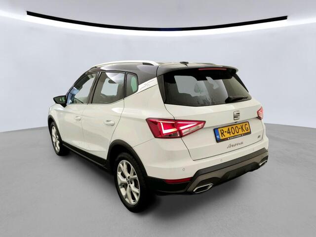 Seat Arona 1.5 TSI EVO 150pk DSG FR Business Intense / LED / App-Connect / Climate Control / Camera / Donker glas / 17" LMV