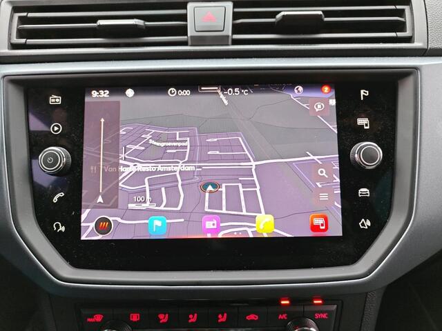 Seat Arona 1.0 TSI Style Business Intense Navigatie / Camera / Parkeersensoren / Airco (Clima) / App-connect