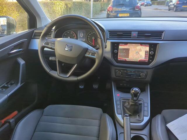 Seat Arona 1.0 TSI Style Business Intense / CAMERA/ PARK. SENSOREN/ NAVI/ CLIMA/ GETINT GLAS/ 16" LMV