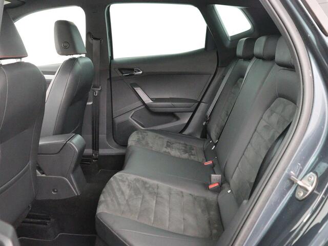 Seat Arona 1.0 TSI FR Intens Plus | Stoelverwarming | Leder/Alcantara | Adaptive cruise | Camera | Virtual Cockpit | Carplay | Navigatie | Keyless | Full LED | Dodehoek detectie | Climate control | Park Assist