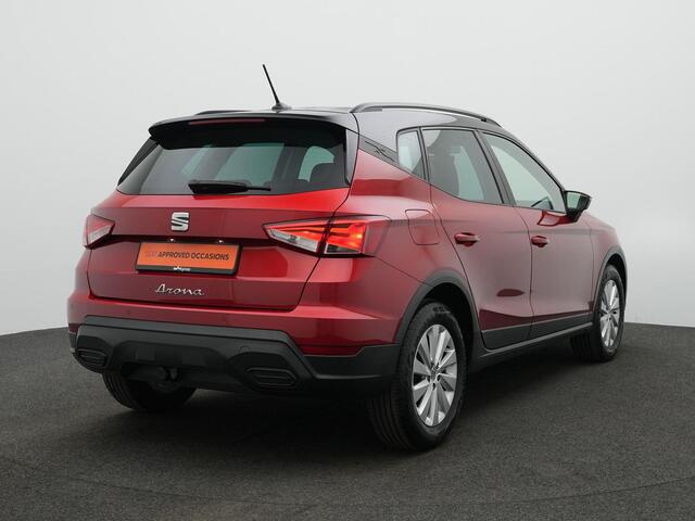 Seat Arona 1.0 TSI 95 pk Style Business Connect | Trekhaak | Stoelverwarming | Parkeersensoren achter