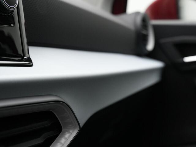 Seat Arona 1.0 TSI 95 pk Style Business Connect | Trekhaak | Stoelverwarming | Parkeersensoren achter