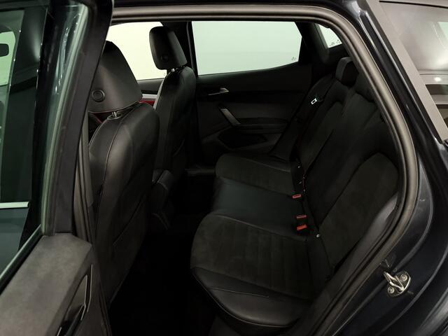 Seat Arona 1.5 EcoTSI FR Business Connect Camera, Navi, Keyless start, Virtual desk, Cruise control, A start stop, Rijstrook correctie, Clima