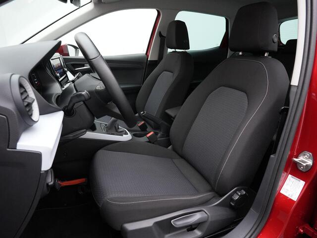 Seat Arona 1.0 TSI 95 pk Style Business Connect | Trekhaak | Stoelverwarming | Parkeersensoren achter