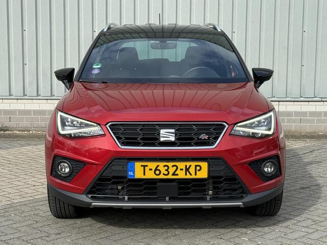 Seat Arona 1.5 TSI EVO FR Business Intense / Navigatie / Cruise Control / Stoelverwarming / All Seasonbanden / Dodehoek Detectie / Climate Control / Camera / Apple CarPlay/Android Auto /