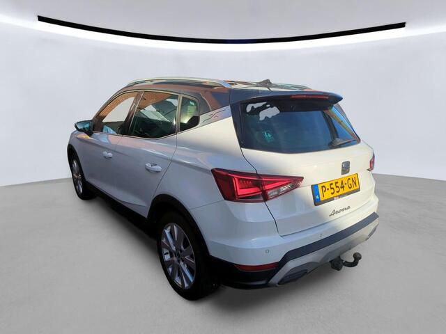 Seat Arona 1.0 TSI Xperience / Led / Navigatie / Climate control / Achteruitrij camera / Trekhaak / 17'' LMV