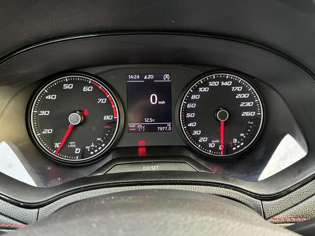 Seat Arona 1.5 TSI EVO FR Business Intense | Climate control | Navigatie | Camera | Cruise control | Elektrisch Pakket | Parkpilot | Trekhaak |