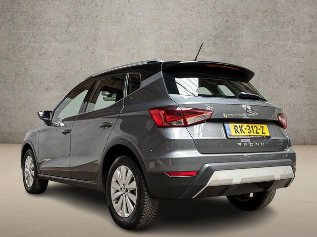 Seat Arona 1.0 TSI Xcellence Sport (APPLE CARPLAY, GROOT NAVI, CAMERA, ZWART DAK, SFEERVERLICHTING, SPORTSTOELEN, KEYLESS, CRUISE, GETINT GLAS, NIEUWSTAAT)