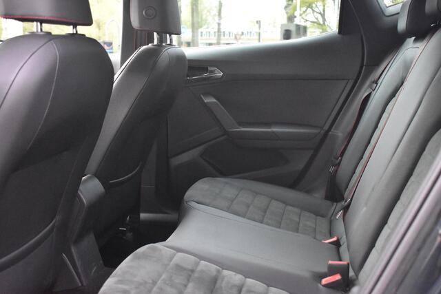 Seat Arona 1.0 TSIFR Business Intense Plus Beats Audio | BSM | Navigatie | Stoelverwarming | 12 mnd BOVAG garantie | Whatsapp 06-53188999