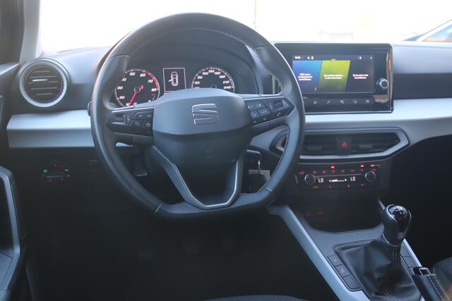 Seat Arona 1.0 TSI Style, Parkeerhulp, Carplay, Cruise