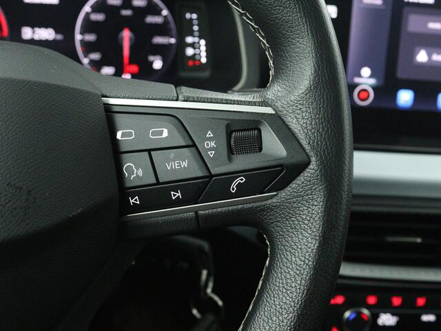 Seat Arona 1.0 TSI Style Business Intense | Virtual Cockpit | Stoelverwarming | Climate Control | Navigatie | Parkeersensoren | Apple Carplay/Android Auto |