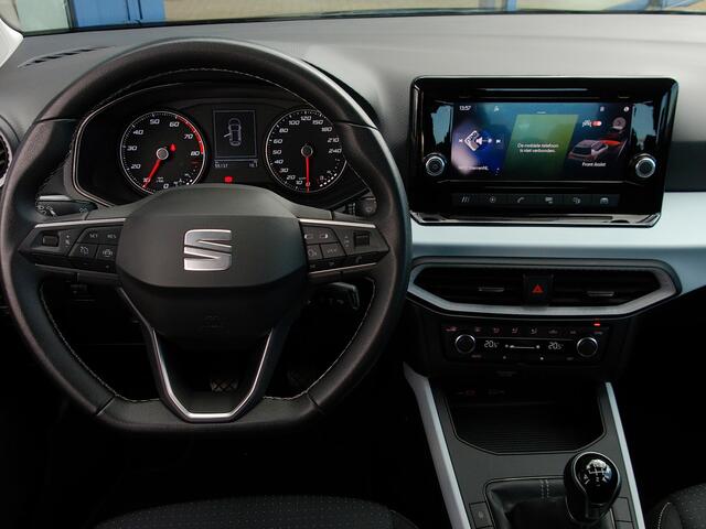 Seat Arona 1.0 TSI Style, Draadloos Carplay + Android Auto / LED koplampen / Parkeersensoren / 16' LMV