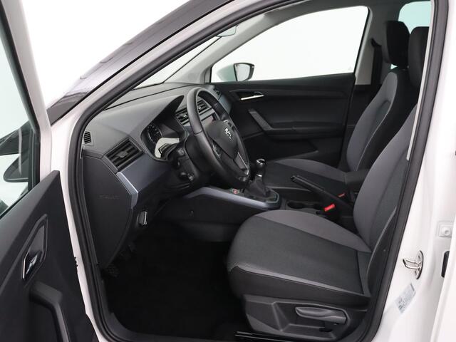 Seat Arona 1.0 TSI Style Intense | Carplay | Adaptive cruise | Camera | Navigatie | Side Assist | Climate control | Park Assist | Keyless | Bluetooth | Getint glas