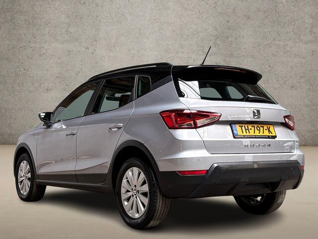 Seat Arona 1.0 TSI Intense Sport (APPLE CARPLAY, GROOT NAVI, CLIMATE, KEYLESS, CAMERA, SPORTSTOELEN, ADAPTIVE CRUISE, GETINT GLAS, NIEUWE APK, NIEUWSTAAT)