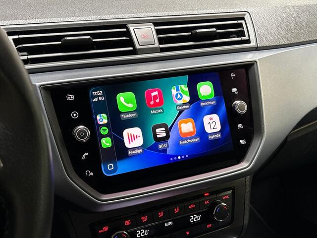 Seat Arona 1.0 TSI Intense Sport (APPLE CARPLAY, GROOT NAVI, CLIMATE, KEYLESS, CAMERA, SPORTSTOELEN, ADAPTIVE CRUISE, GETINT GLAS, NIEUWE APK, NIEUWSTAAT)