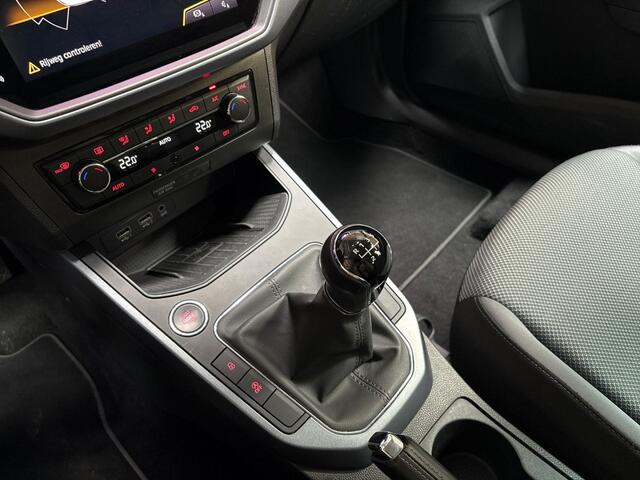 Seat Arona 1.0 TSI Intense Sport (APPLE CARPLAY, GROOT NAVI, CLIMATE, KEYLESS, CAMERA, SPORTSTOELEN, ADAPTIVE CRUISE, GETINT GLAS, NIEUWE APK, NIEUWSTAAT)