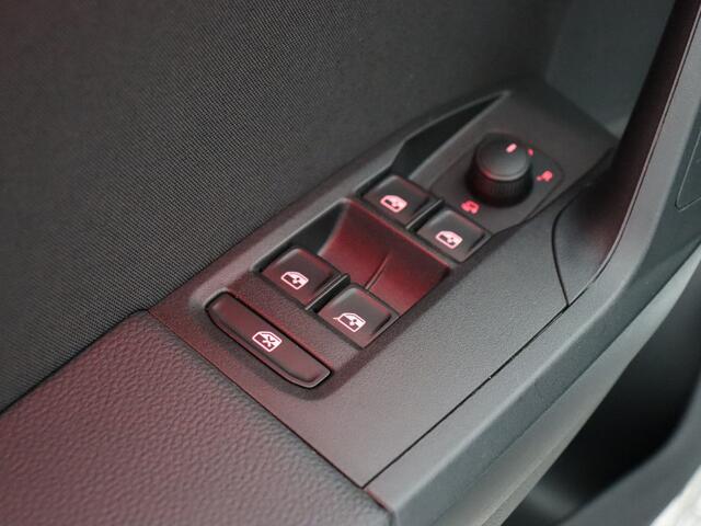 Seat Arona 1.0 TSI Xcellence Business Intense FR (Afn. Trekhaak / Camera / Stoelverw. / Carplay / Navi / Dr. laden)