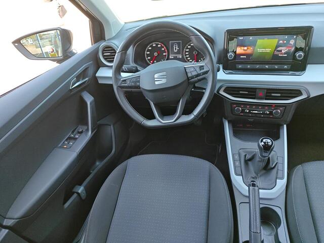 Seat Arona 1.0 TSI Style / Apple Carplay / 16 Inch / Climate control