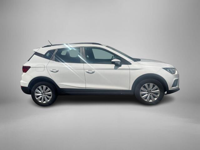 Seat Arona 1.0 TSI 115pk DSG Style Business Intense · Camera · Trekhaak · Keyless · Cruise Control · Clima · Draadloze Telefoonlader · Navigatie · Parkeerassistent ·