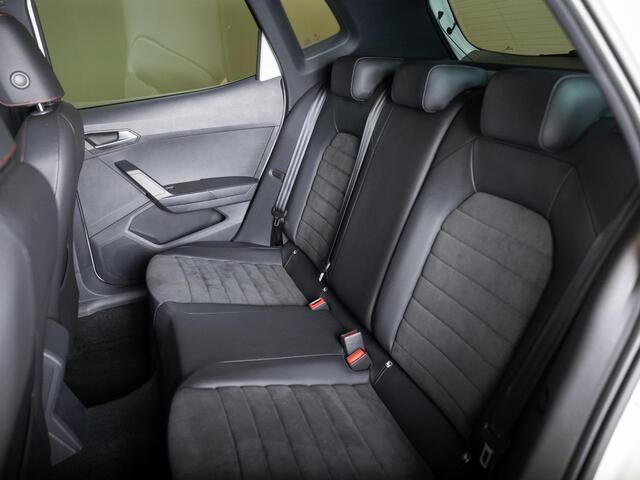 Seat Arona 1.0 TSI FR Business Connect / 110pk / Trekhaak / Dodehoek herkenning / Stoelverwarming /
