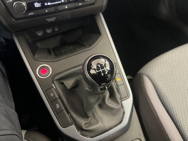 Seat Arona 1.0 TSI Style Business Intense NAVI ADAPTIVE CRUISE NAVI TREKHAAK DAB VIRTUAL COCKPIT 51DKM