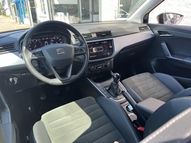 Seat Arona 1.0 TSI Style Business Intense / TREKHAAK/ ALCANTARA/ ADAPTIVE CRUISE/ PARKEER SENSOREN V+A + CAMERA/ FULL LINK/ KEYLESS/ DIGITAL DASH/ NAVI/ CLIMA/ 16 '' LMV