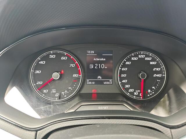 Seat Arona 1.0 TSI Style / PARK. SENSOREN/ TREKHAAK/ FULL LINK/ CLIMA/ 16" LMV