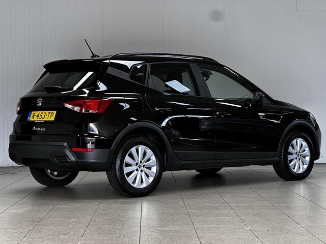 Seat Arona 1.0 TSI Style Business Intense/ Virtual Dashb./ 16'' LMV/ LED Koplampen/ Apple + Android/ Lane-Assist./ DAB+/ Stoelverw./ Navi/ Clima/ Cruise/ Bluetooth/ Multi. LEDER. Stuur/ LED Mistl./ PDC/ Extra getint glas.