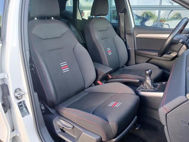 Seat Arona 1.5 TSI (150PK) FR Business Intense + Navi + 18 inch + Trekhaak!