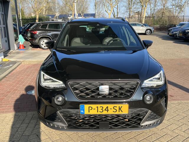 Seat Arona 1.0 TSI FR Business Intense / Alcantara / Led / Virtual cockpit / Camera P4