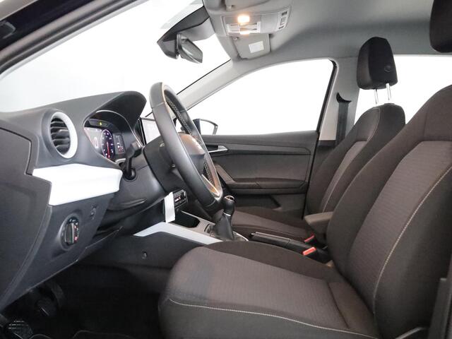 Seat Arona 1.0 TSI Style Business Intense 95 pk | Navigatie | Trekhaak | Parkeersensoren achter | LED koplampen | Autom. airco | Stoelverwarming |