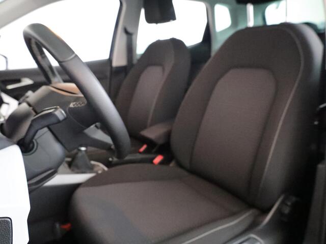 Seat Arona 1.0 TSI Style Business Intense 95 pk | Navigatie | Trekhaak | Parkeersensoren achter | LED koplampen | Autom. airco | Stoelverwarming |