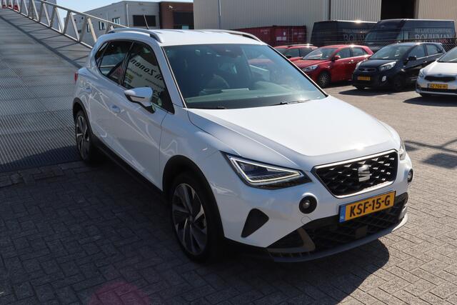 Seat Arona 1.0 EcoTSI Style Business Connect Automaat! Stoelverwarming/Apple carplay/Achteruitrijcamera/Parkeersensoren/Dodehoek detectie