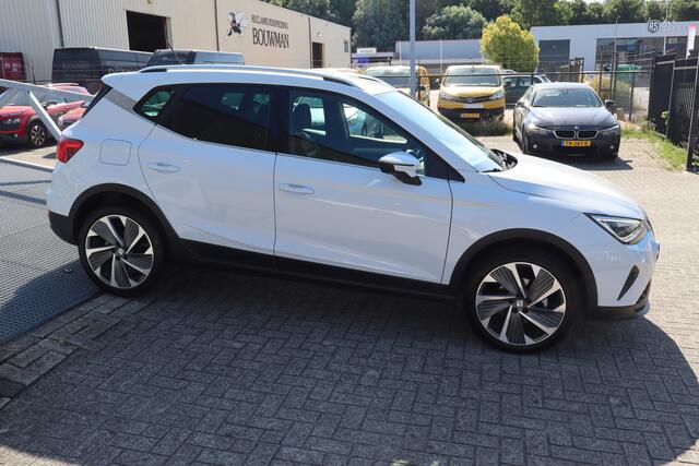 Seat Arona 1.0 EcoTSI Style Business Connect Automaat! Stoelverwarming/Apple carplay/Achteruitrijcamera/Parkeersensoren/Dodehoek detectie