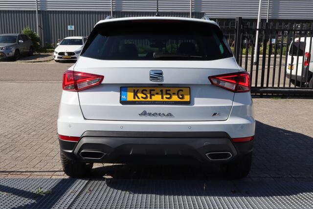 Seat Arona 1.0 EcoTSI Style Business Connect Automaat! Stoelverwarming/Apple carplay/Achteruitrijcamera/Parkeersensoren/Dodehoek detectie