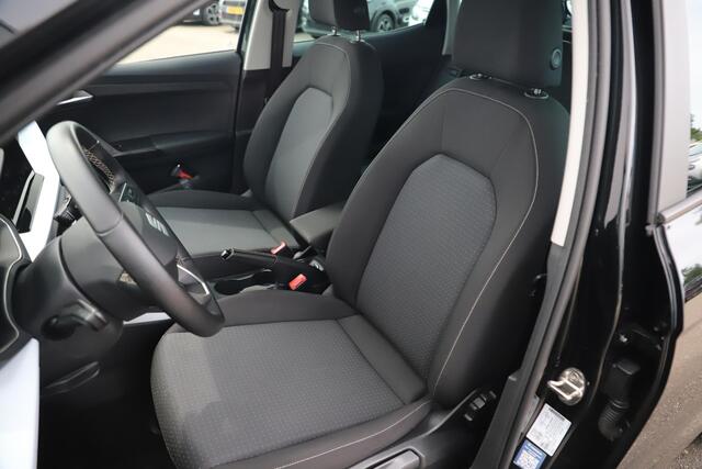 Seat Arona 1.0 TSI Style Business Intense Virtual Cockpit 17 inch LMV Navigatie Carplay Android Stoelverwarming Climate Cruise Control LED