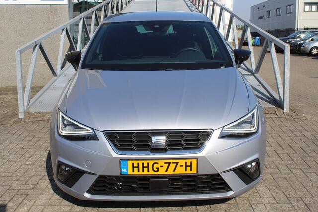 Seat IBIZA 1.0 EcoTSI FR Business Connect Uniek!!/Lage kilometerstand!!/AUTOMAAT/Virtual cockpit/Sfeerverlichting/Climate control/Cruise control/LED koplampen/Apple carplay/Parkeersensoren/Lane assist/Keyless/Bluetooth/DAB/Sport interieur/Elektrische ramen/Elektrisc