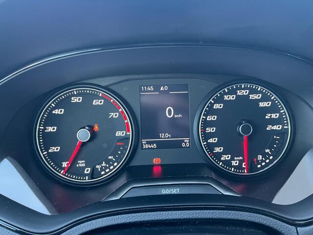 Seat IBIZA 1.0 TSI Style Business Intense / Navigatie / Cruise control / Camera / PDC voor + achter /