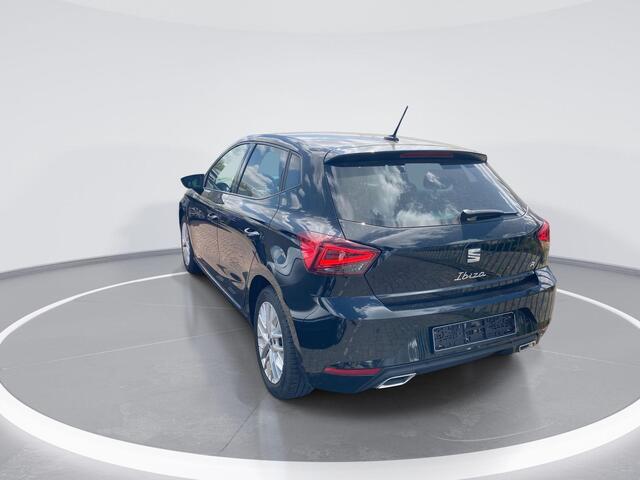 Seat IBIZA 1.0 EcoTSI FR Business Intense · Navigatie · Camera + parkeersensoren · Stoelverwarming ·