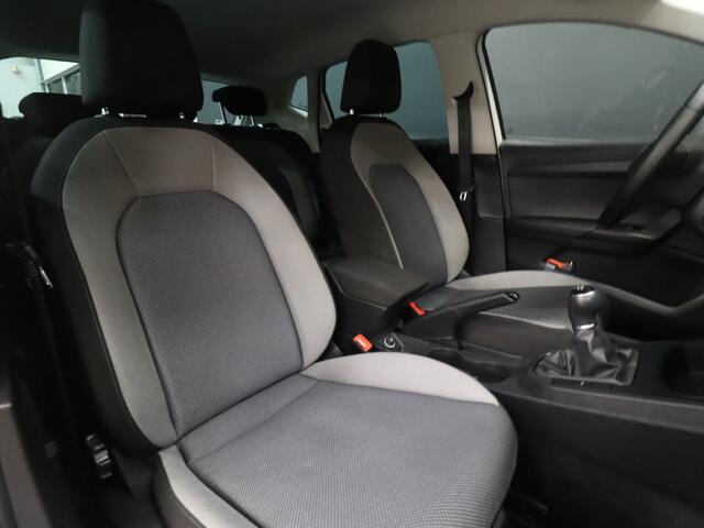 Seat IBIZA 1.0 TSI Style Business Intense [TREKHAAK, APPLE CARPLAY, ANDROID, CAMERA, PDC V+A, CRUISE, CLIMATE, NIEUWSTAAT]