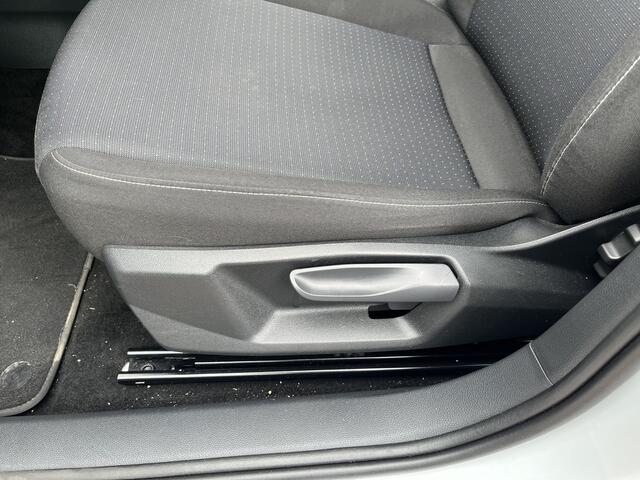 Seat IBIZA 1.0 EcoTSI Style / GARANTIE TM 05-2027/ PARK. SENSOREN/ CRUISE CONTROL/ APP-CONNECT/ LED/ CLIMA/ DAB/ DIGITAL DASH/ BLUETOOTH/ 15'' LMV