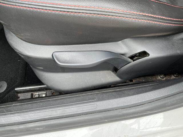 Seat IBIZA 1.0 EcoTSI FR Connect / AUTOMAAT/ XENON/ ALCANTARA/ PARK. SENSOREN V+A/ STOEL VERWARM./ SPORT RIJ-MODUS/ BLUETOOTH/ AUX/ NAVI/ AIRCO/ CRUISE CONTROL/ 17'' LMV