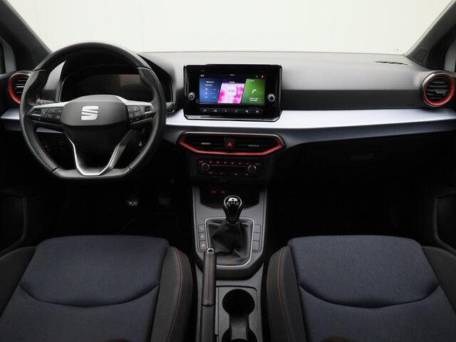 Seat IBIZA 1.0TSI/95PK FR · Navigatie · App connect · Parkeersensoren · Garantie tot mei 2028 of 80000km.