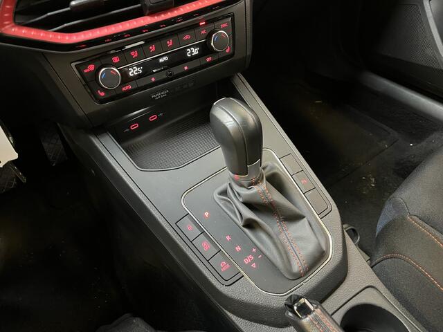 Seat IBIZA 1.5 TSI FR Black Edition / AUTOMAAT/ PARK. SENSOR. V+A/ CAMERA/ FULL LINK/ STOEL VERWARM./ DRIVE PROFILE/ ACC/ NAVI/ CLIMA/ DAB/ DIGITAL DASH/ LED/ ISOFIX/ 18'' LMV