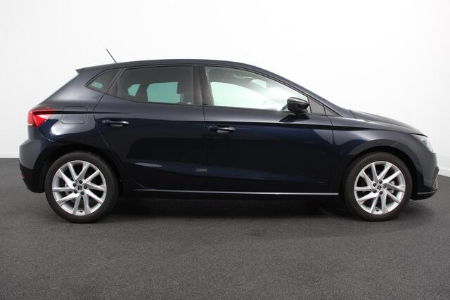 Seat IBIZA 1.0 TSI 110pk DSG FR | Navigatie | Apple Carplay/Android Auto | Camera | Parkeersensoren | Adaptive cruise control | Keyless Entry/Start | Virtual Cockpit | Stoelverwarming | Ledverlichting | Getinte ramen