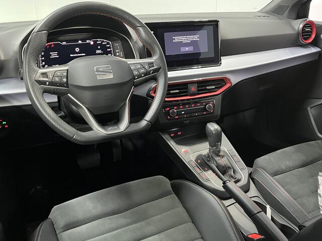 Seat IBIZA 1.0 EcoTSI FR / AUTOMAAT/ PANO/ 18" LMV/ LED/ ALCANTARA/ ADAPT. CRUISE/ DIGITAL DASH/ CLIMA/ STOEL VERWARM./ PARK. SENSOREN + CAMERA/ FULL LINK/ NAVI/ RIJ-MODI/ KEYLESS