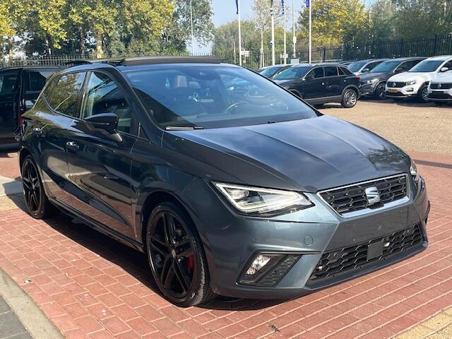 Seat IBIZA 1.0 FR Black Edition / Panorama dak / Virtual cockpit / Suedé bekleding / 18'' LMV