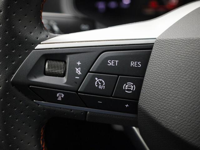 Seat IBIZA 1.0/95PK EcoTSI FR · Apple/Android Car Play · Parkeersensoren · Climatronic · DAB