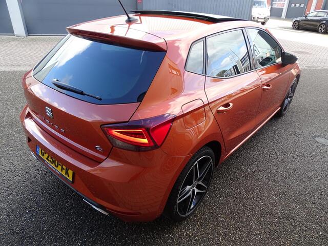 Seat IBIZA 1.0 TSI FR Business Intense FR-UITVOERING | PANORAMADAK | LED PAKKET | NAVIGATIE | VIRTUAL DISPLAY | PARKEERSENSOREN | CRUISE CONTROL | DAB RADIO |